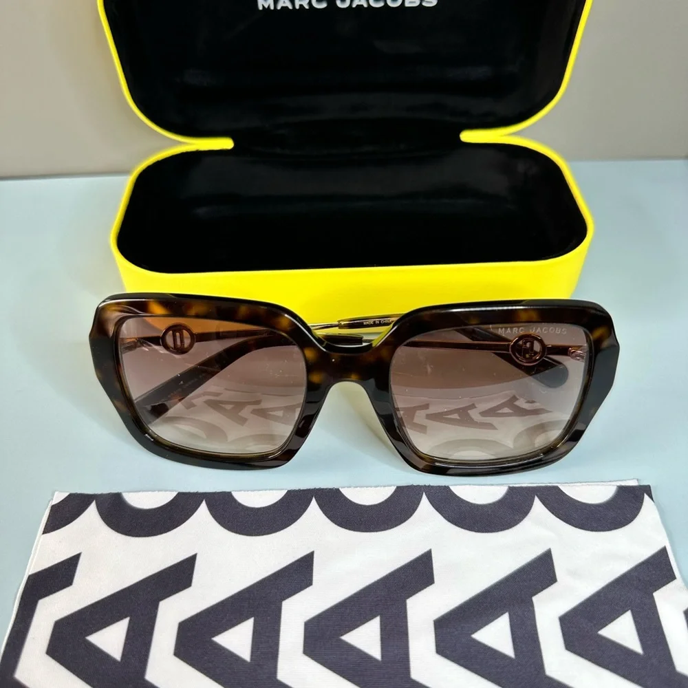 Marc Jacobs Tortoise Shell Square Sunglasses - Picture 6 of 7